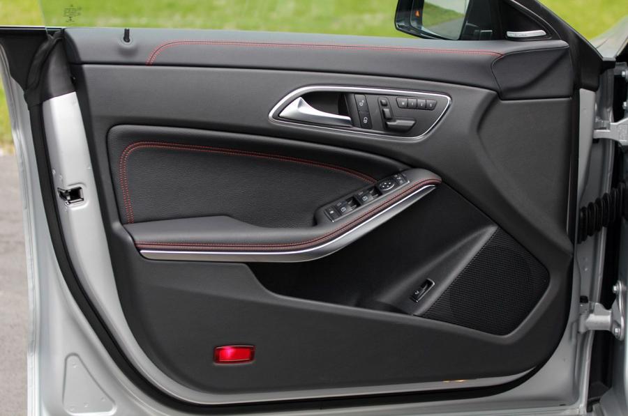  Mercedes-Benz CLA45 AMG 2014 года  (фото 44 из 110)
